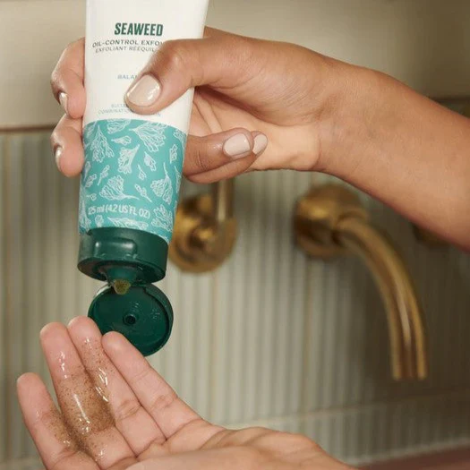 Seaweed Oil-Control Exfoliator - Image 3