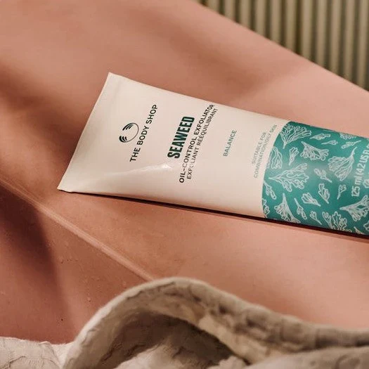 Seaweed Oil-Control Exfoliator - Image 5