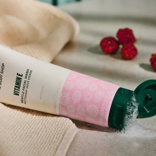 Vitamin E Gentle Facial Wash - Image 5